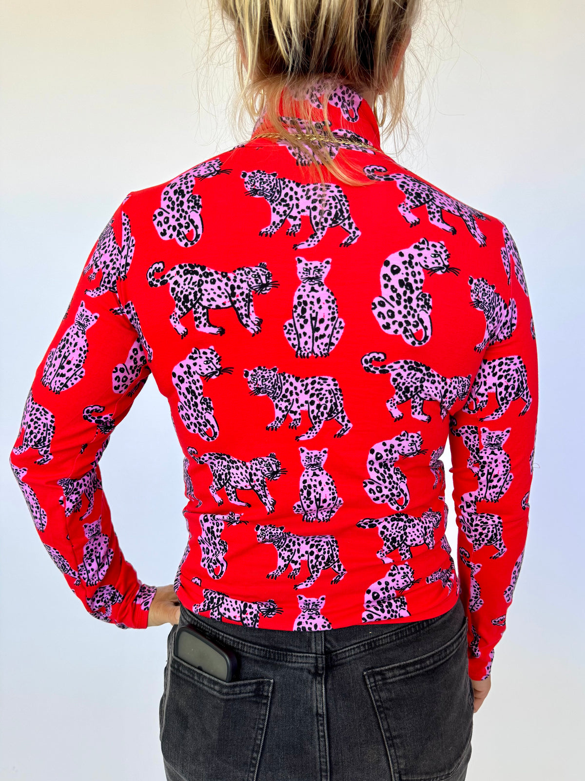 Turtleneck Sondler Cat