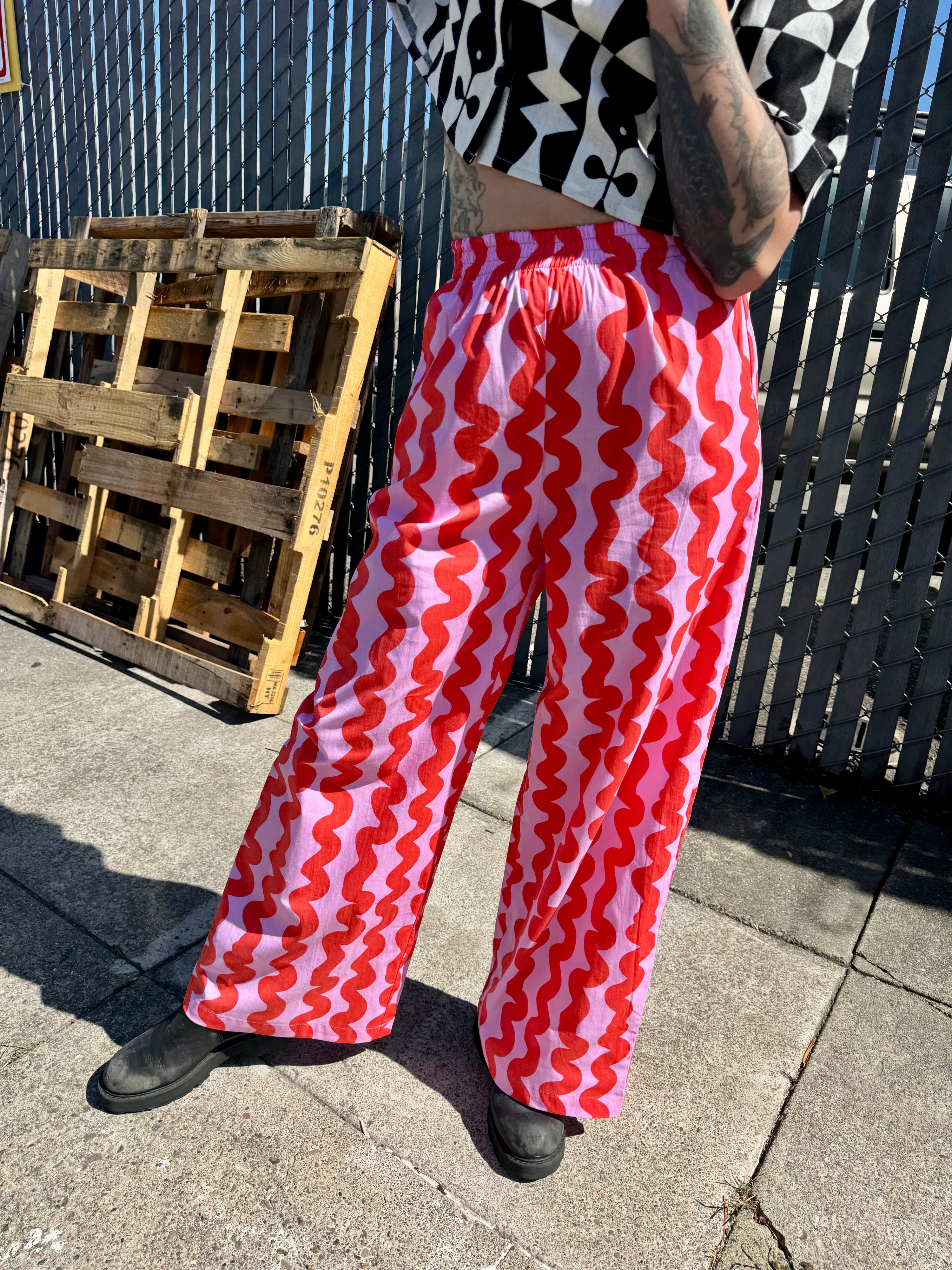 Easy Pant Pink Squiggle