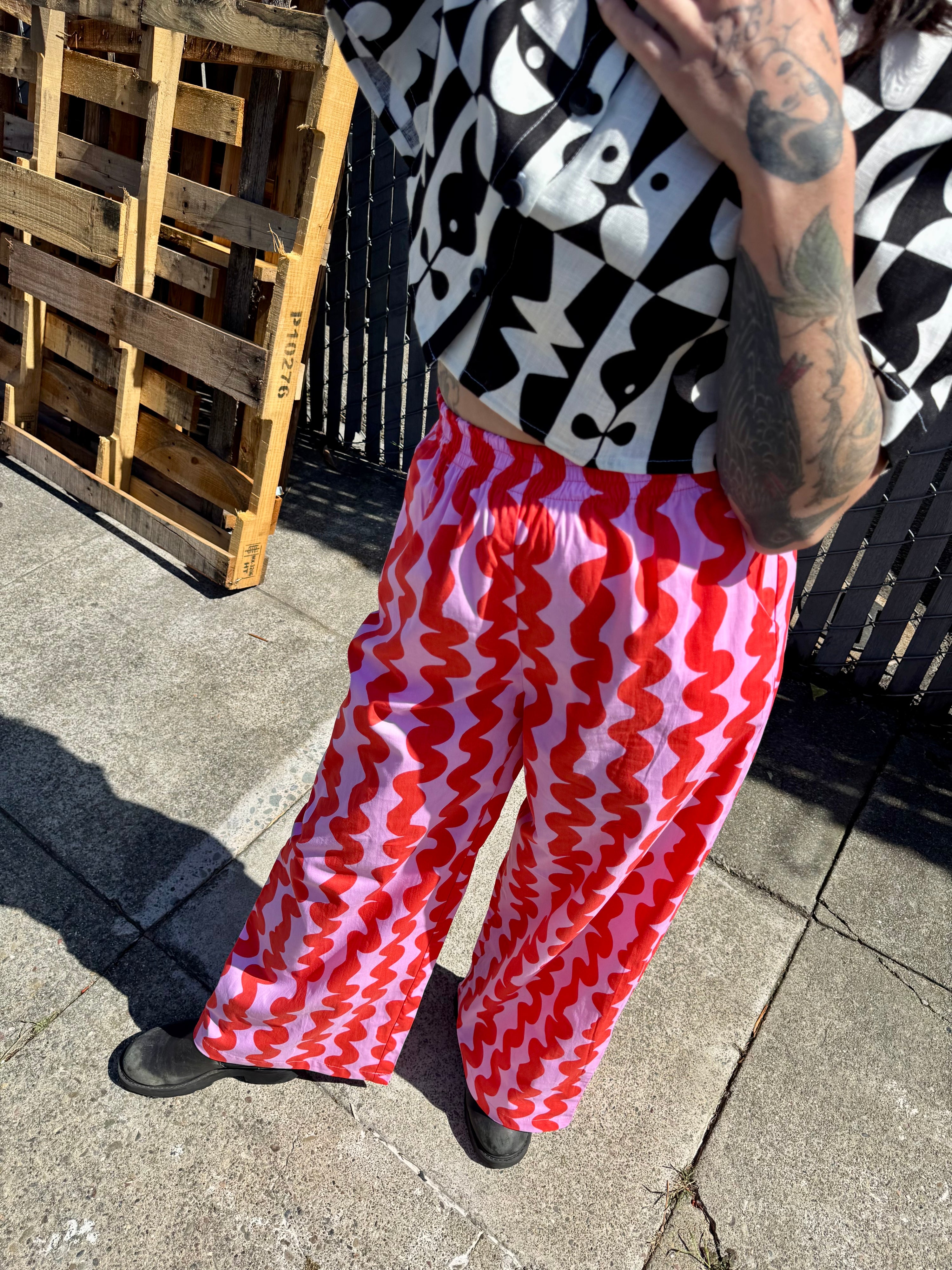 Easy Pant Pink Squiggle