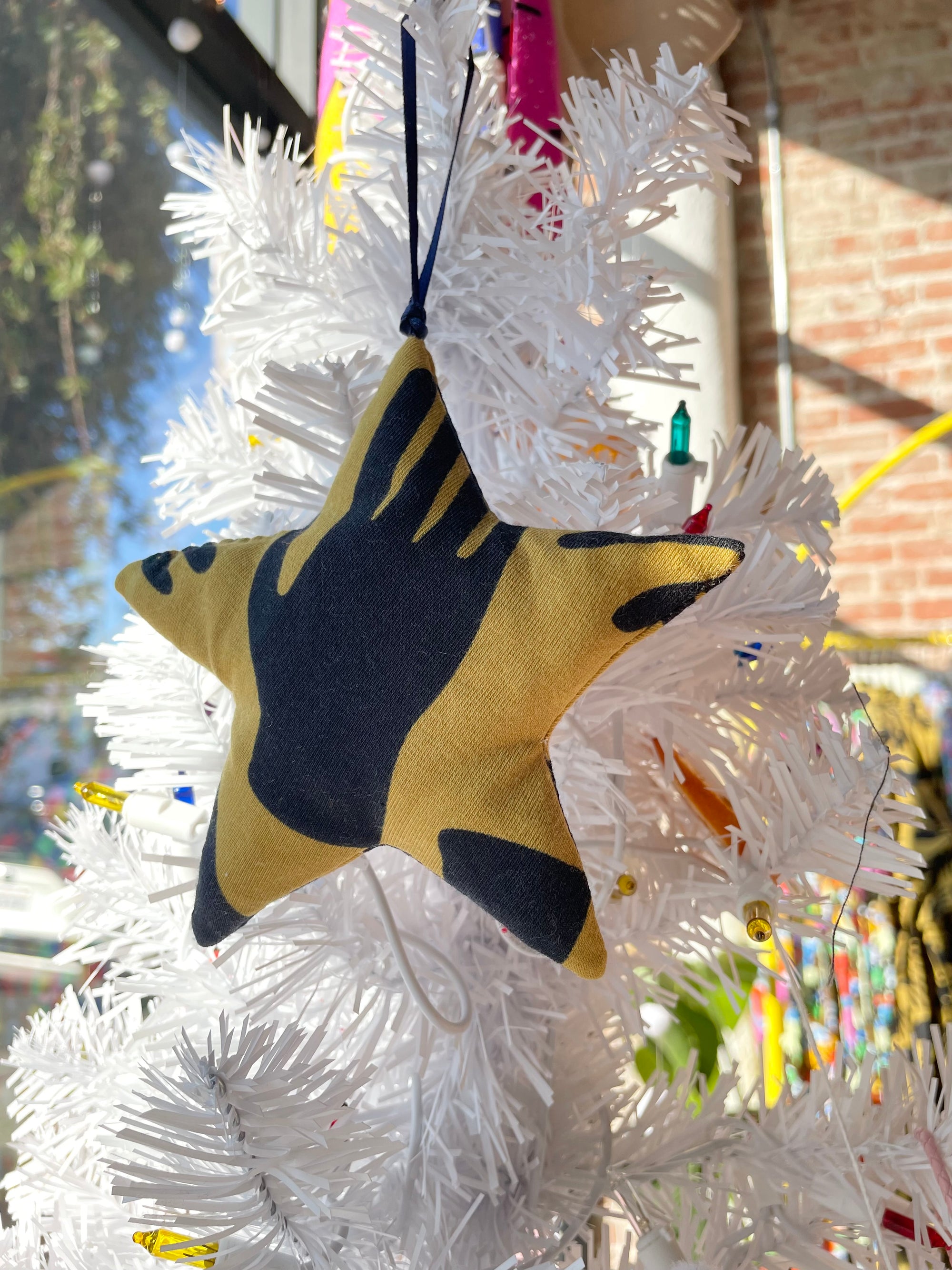 Patchouli Nomad x Nooworks Ornaments- Hands