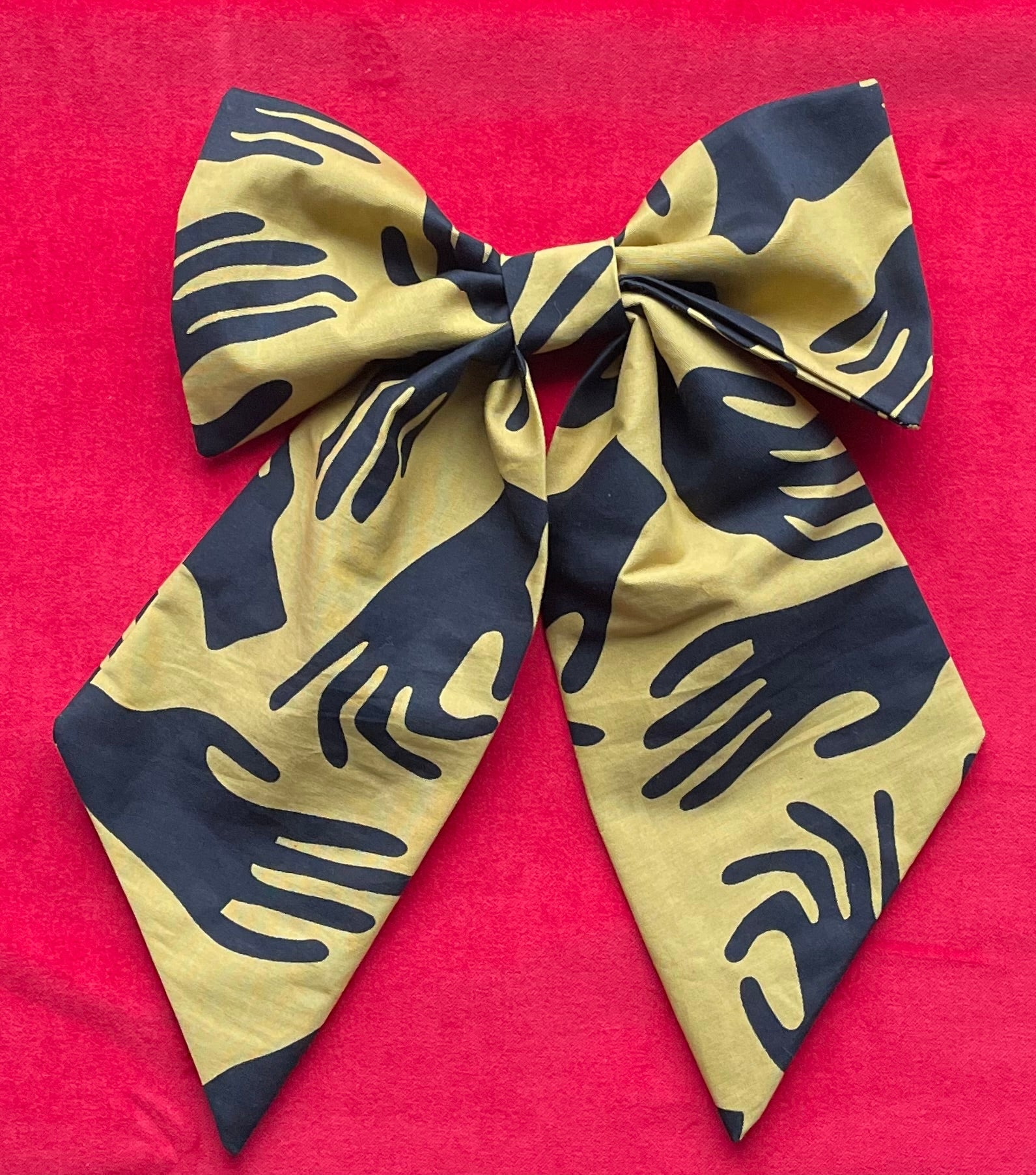 Patchouli Nomad x Nooworks Giant Bows- Hands