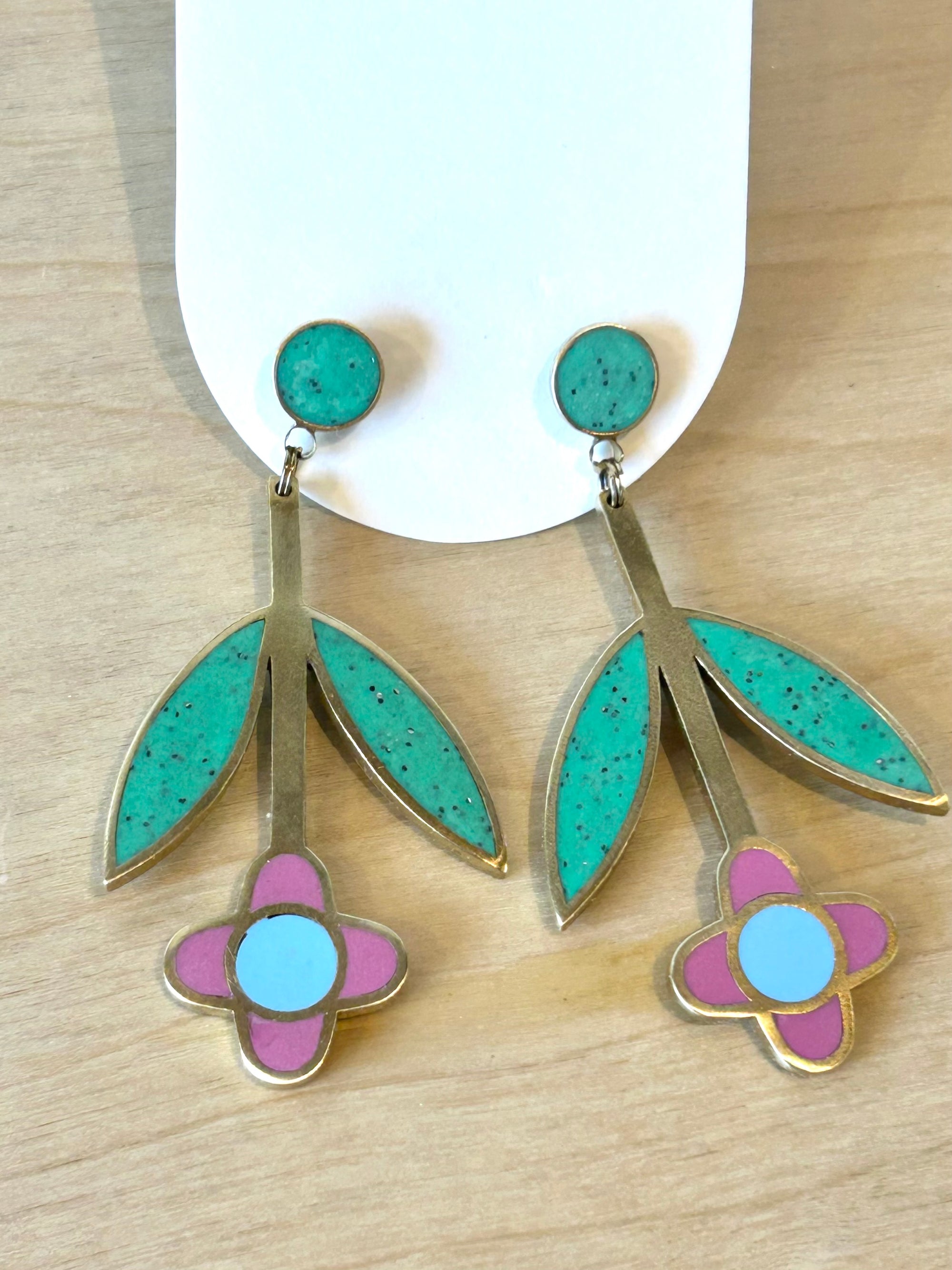 Flower post earrings