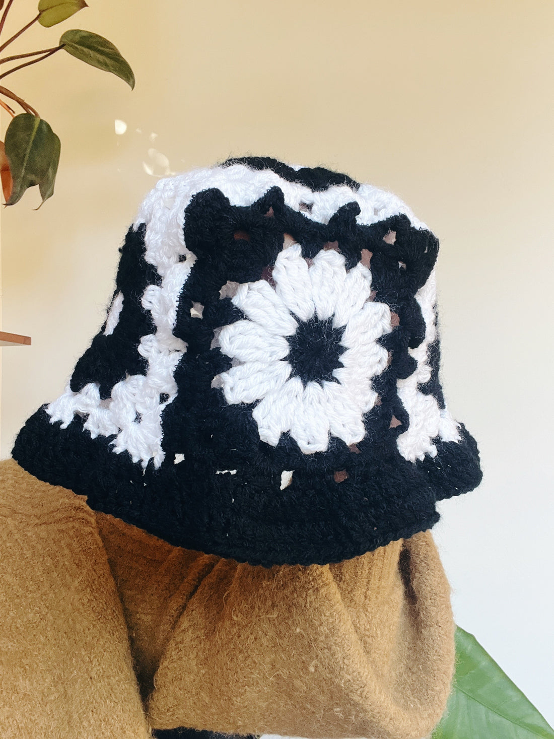 Bev Made Crochet Bucket hat/ black and white
