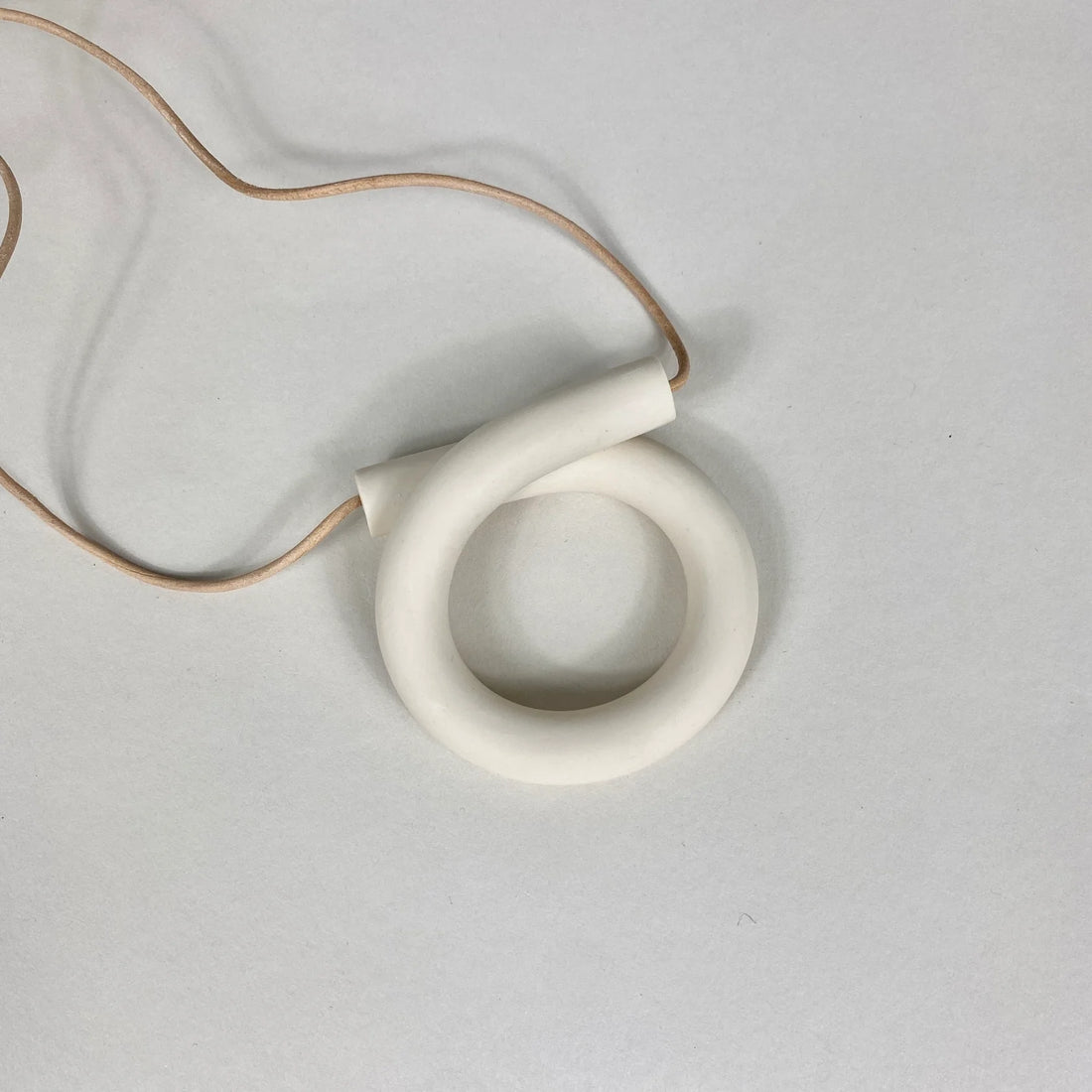 Loop Necklace - Cream