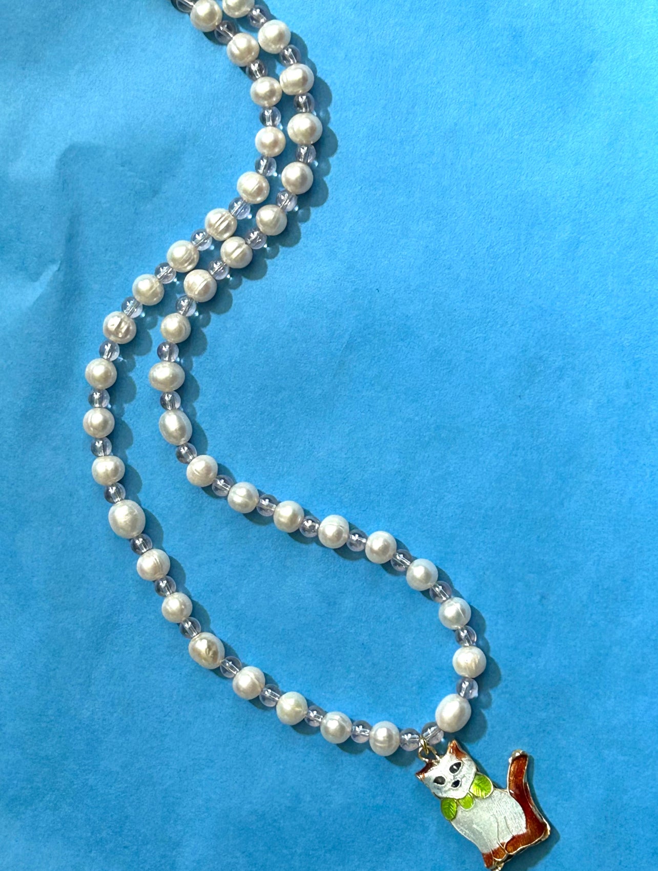 Mini pearl and cat charm