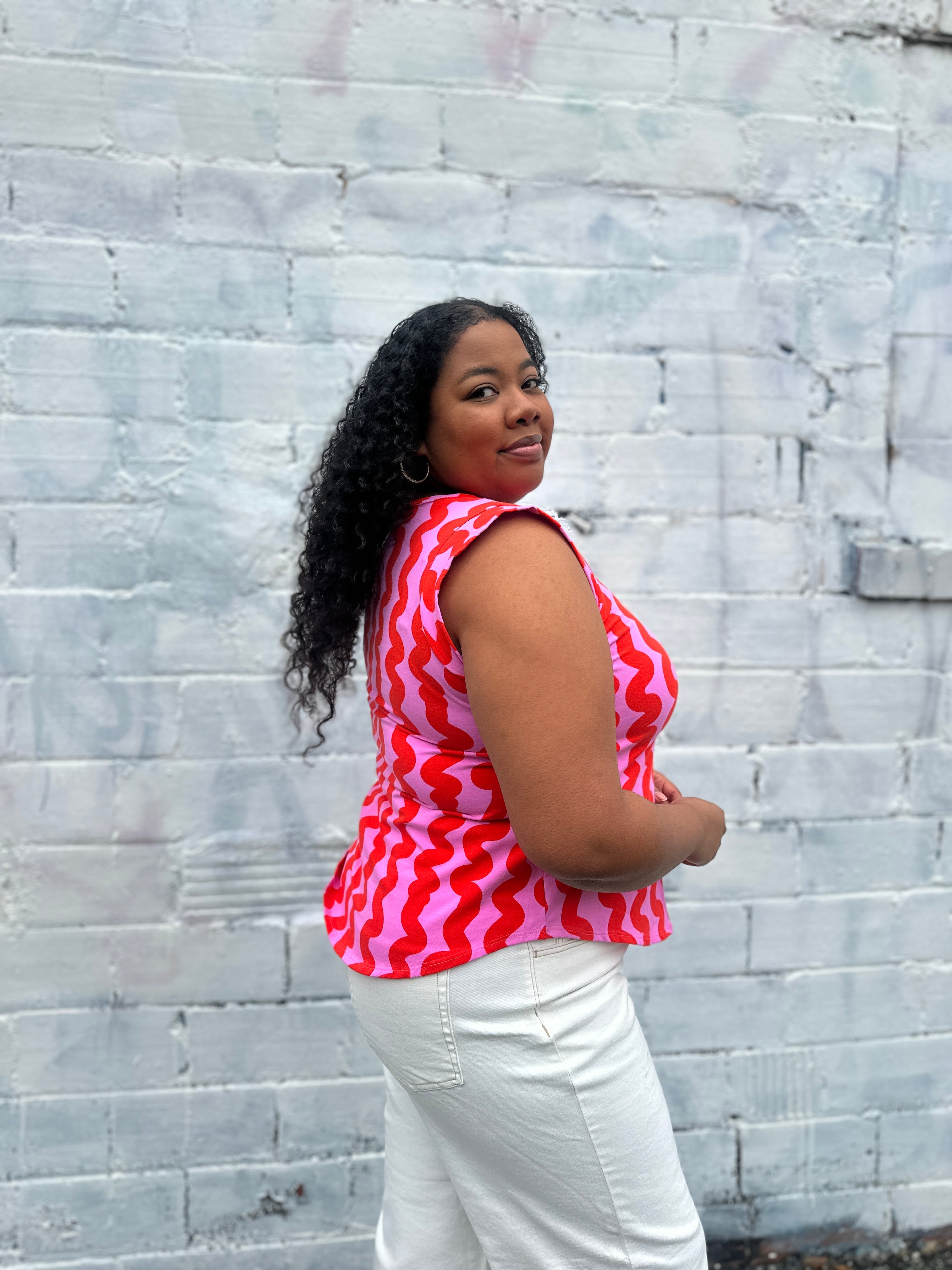 Muscle Tee Pink Squiggle