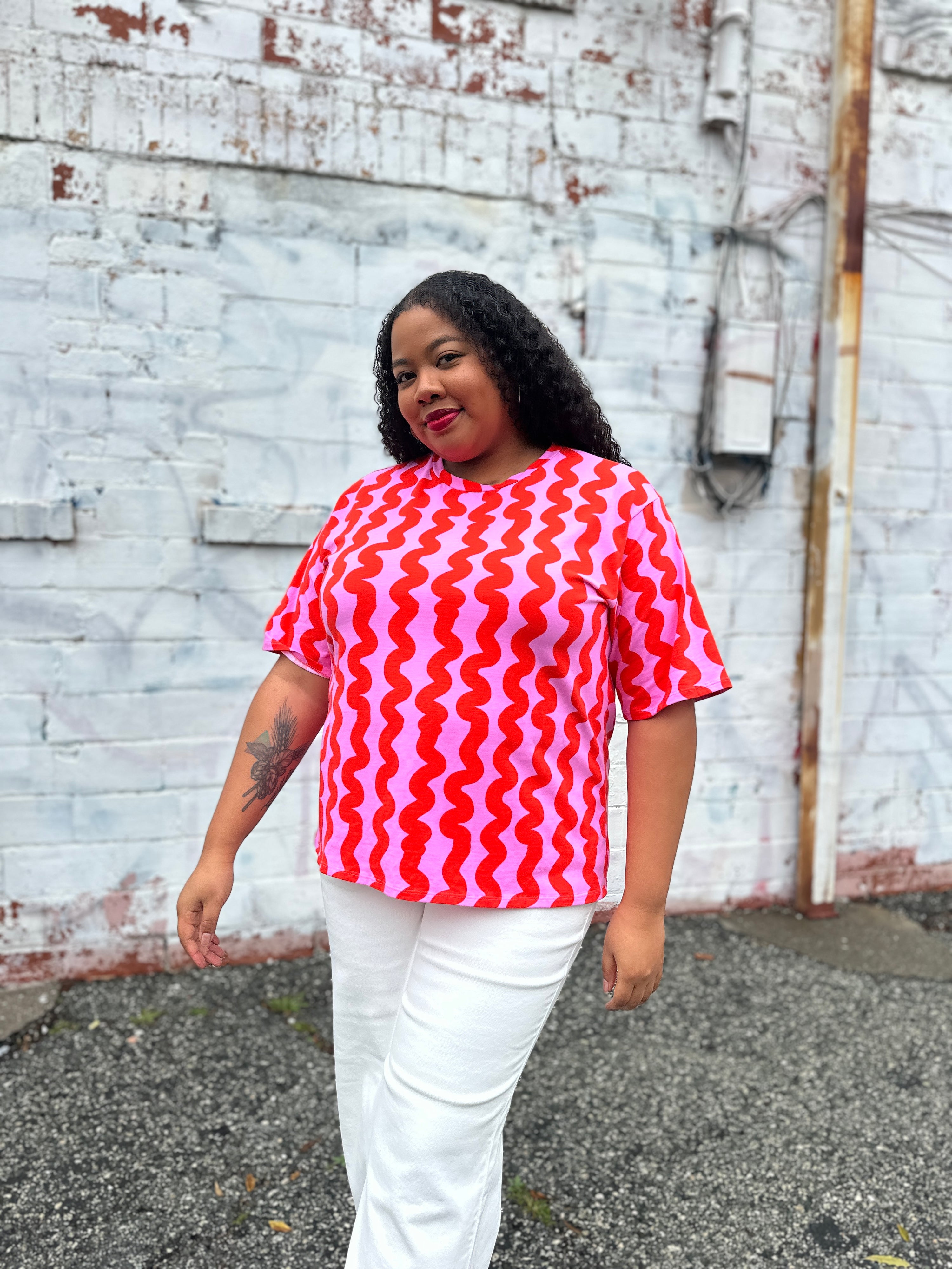 Oversized Tee Pink Squiggle