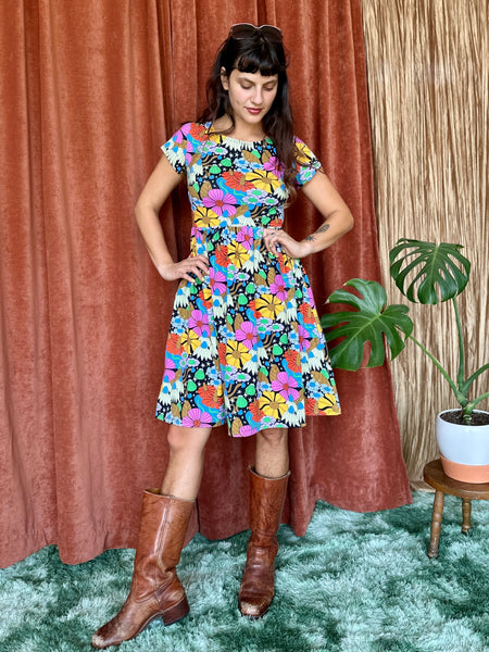Lucy Cosmic Floral – NOOWORKS