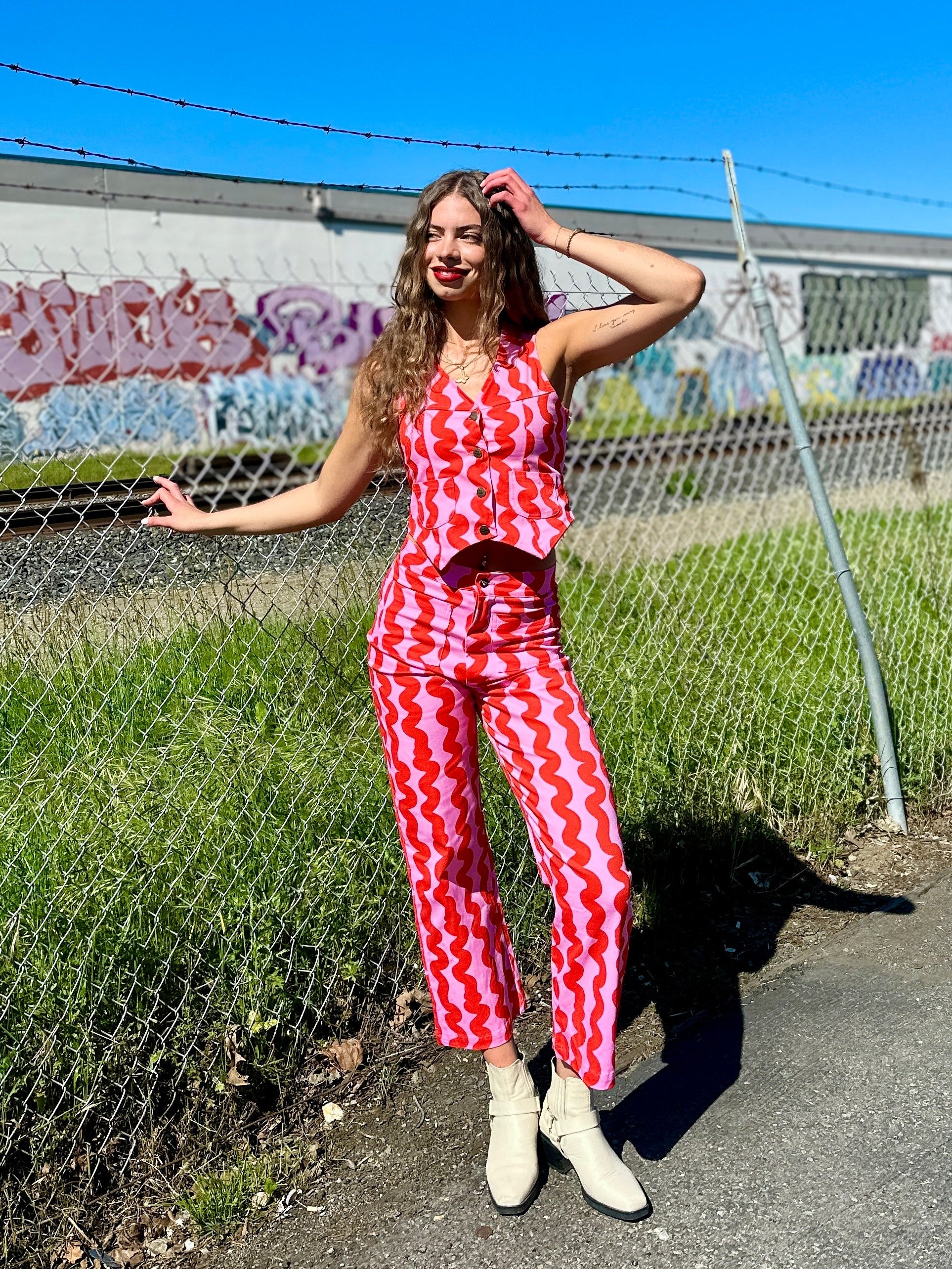 Casual Bell Pink Squiggle