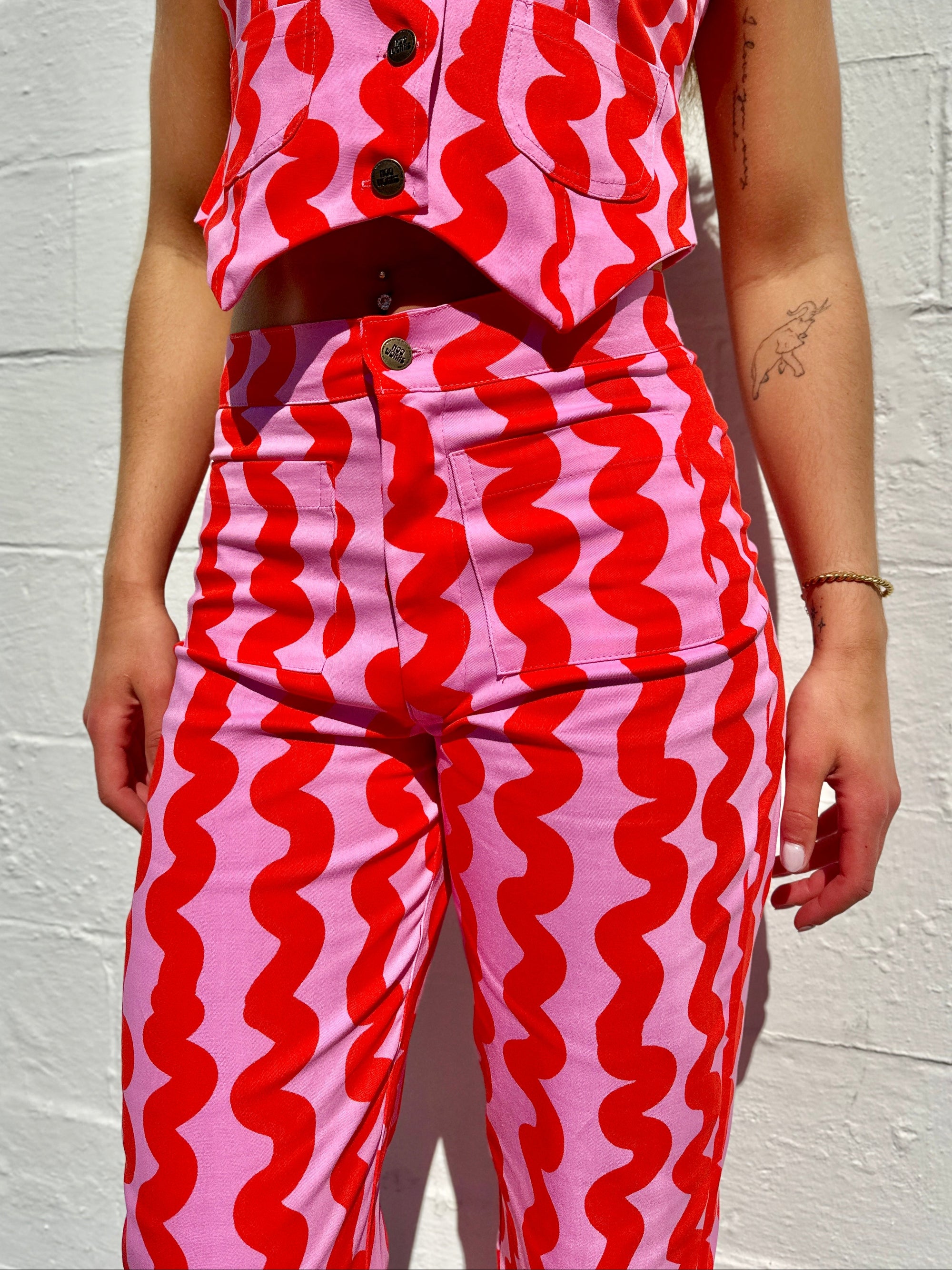 Casual Bell Pink Squiggle