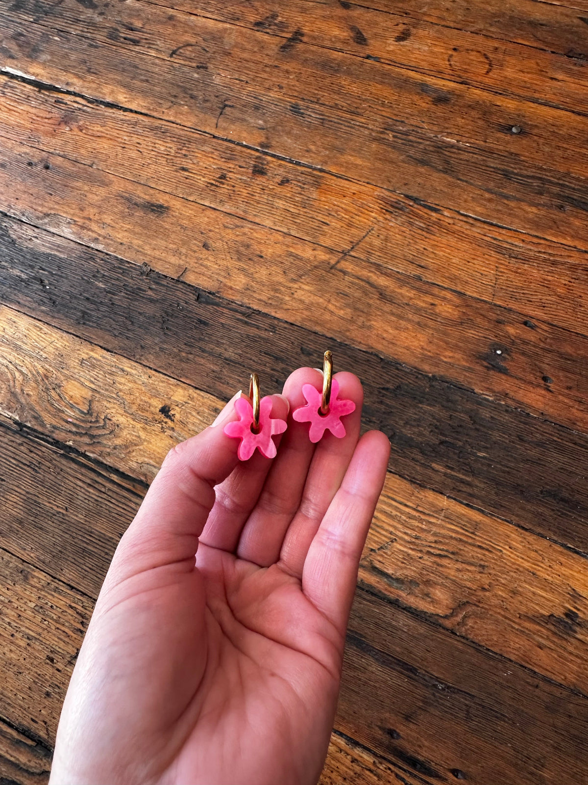 Daisy Hoops - Pink