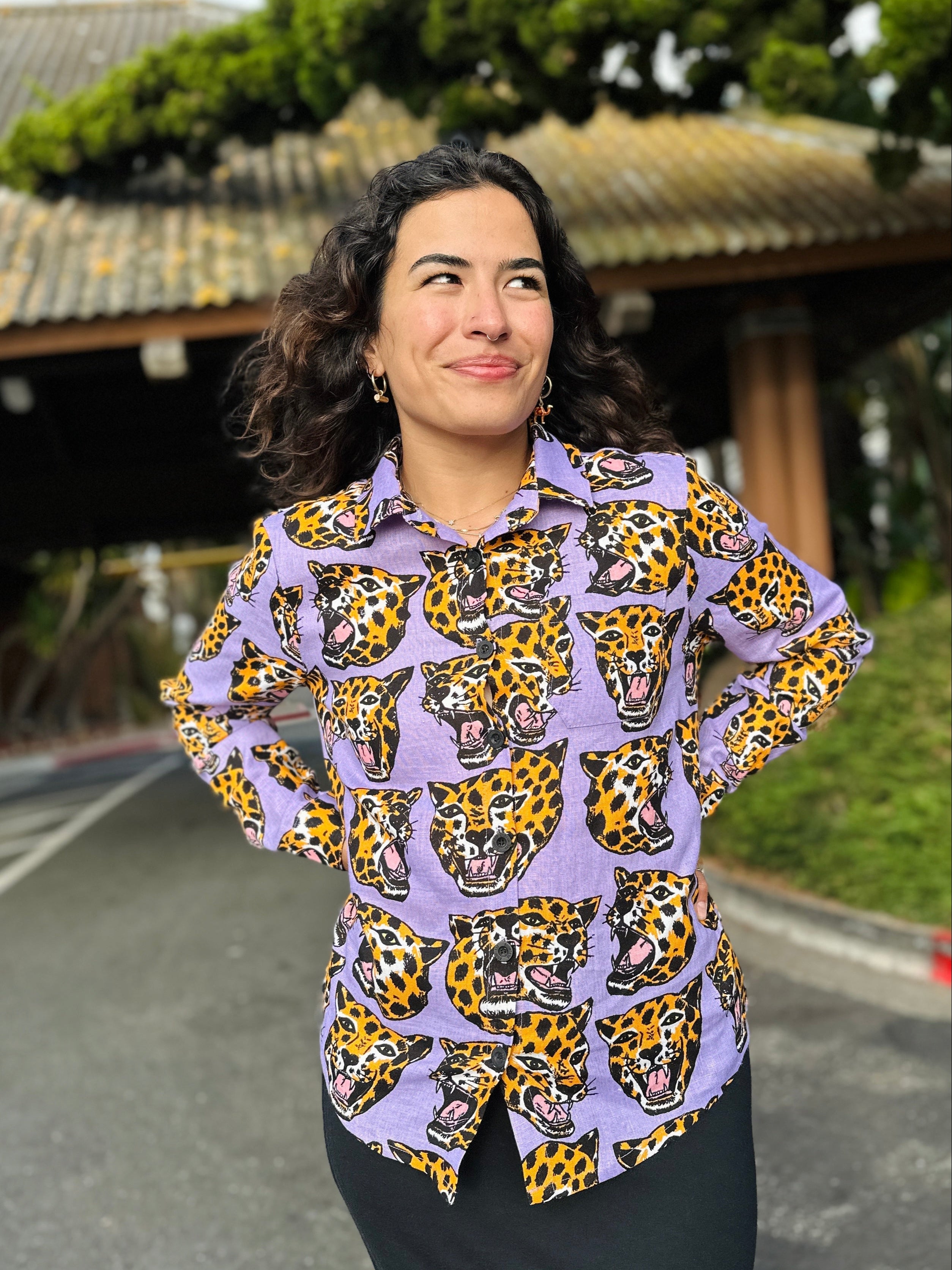 Classic Button Down Cheetah Head