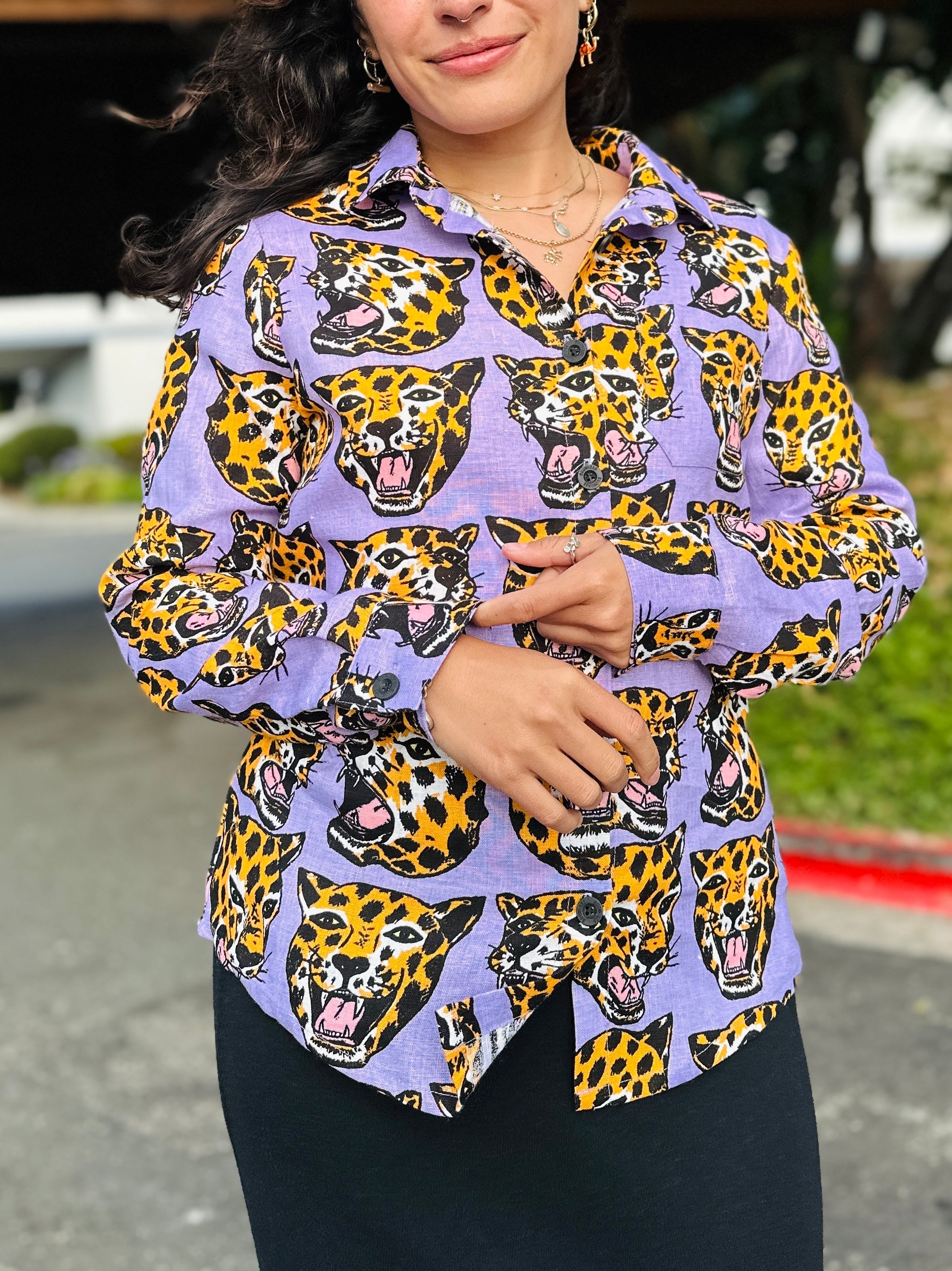 Classic Button Down Cheetah Head