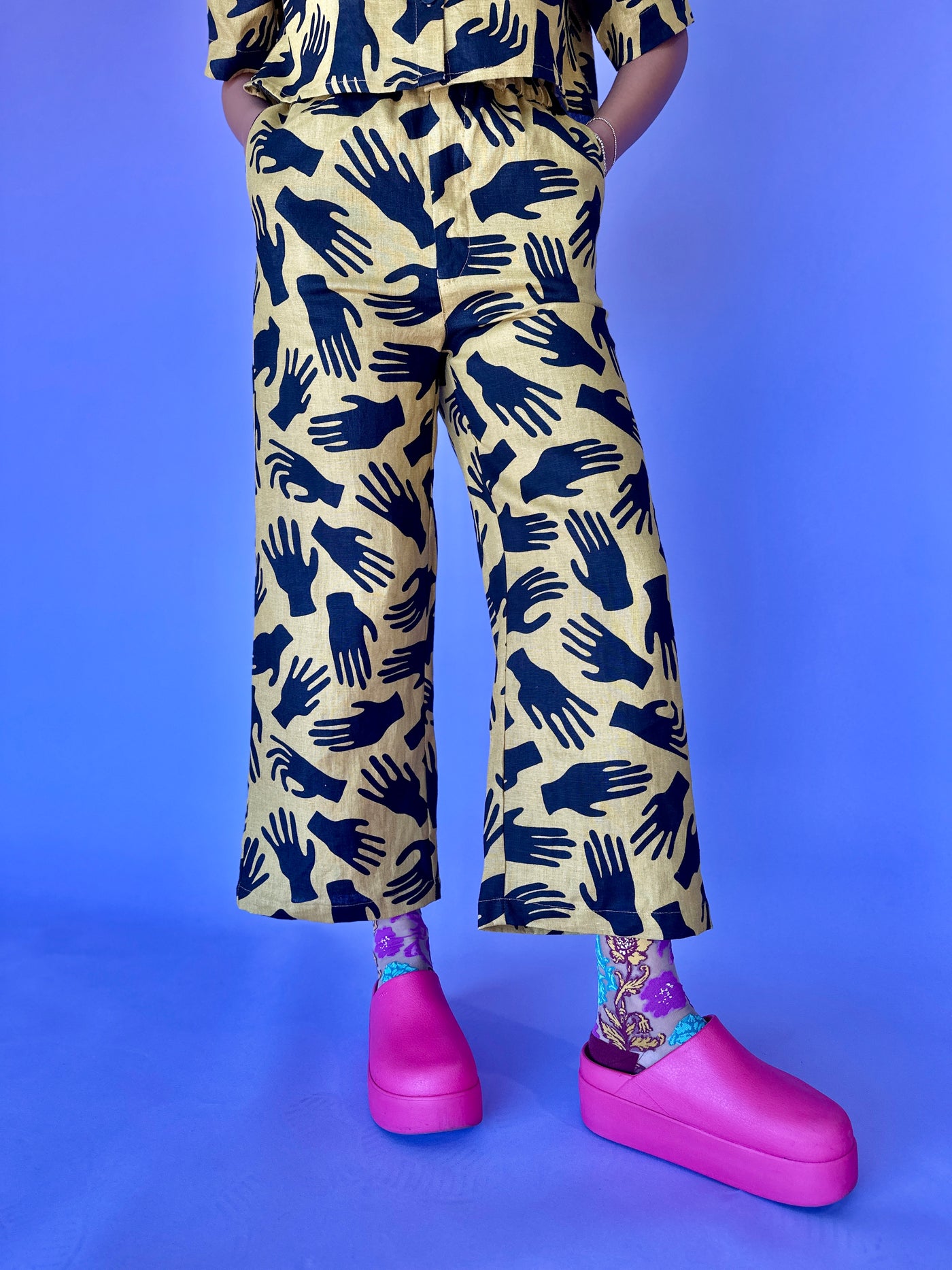 Linen Catalina Pant Hands