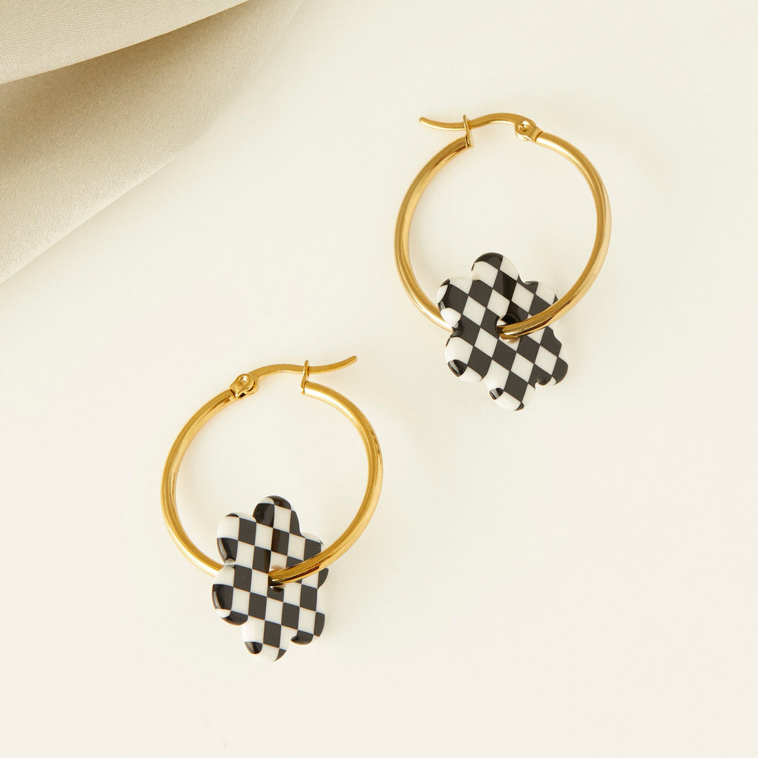 Small Daisy Hoop - Checkerboard