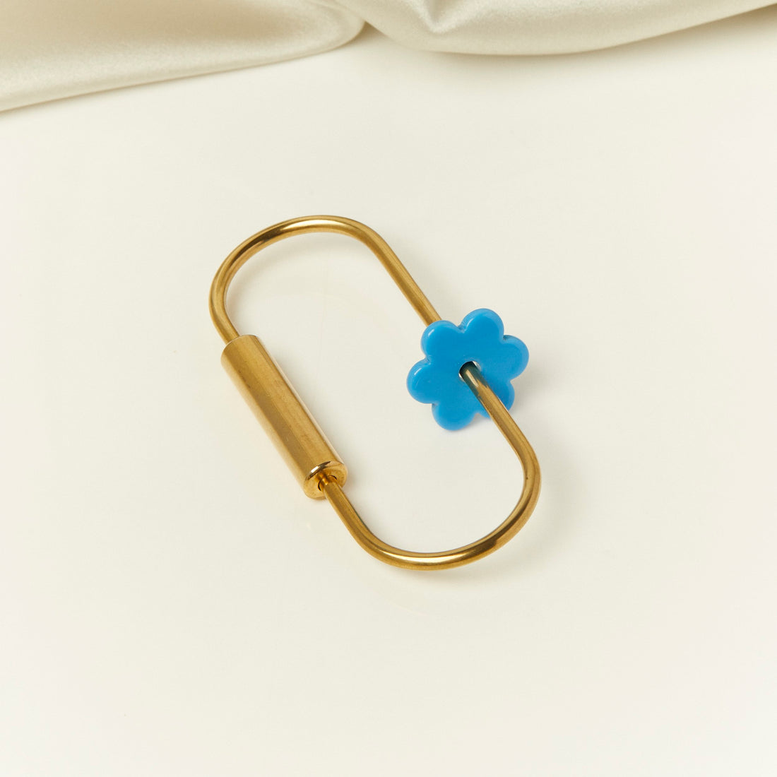 Brass Key Ring with Blue Daisy – NOOWORKS