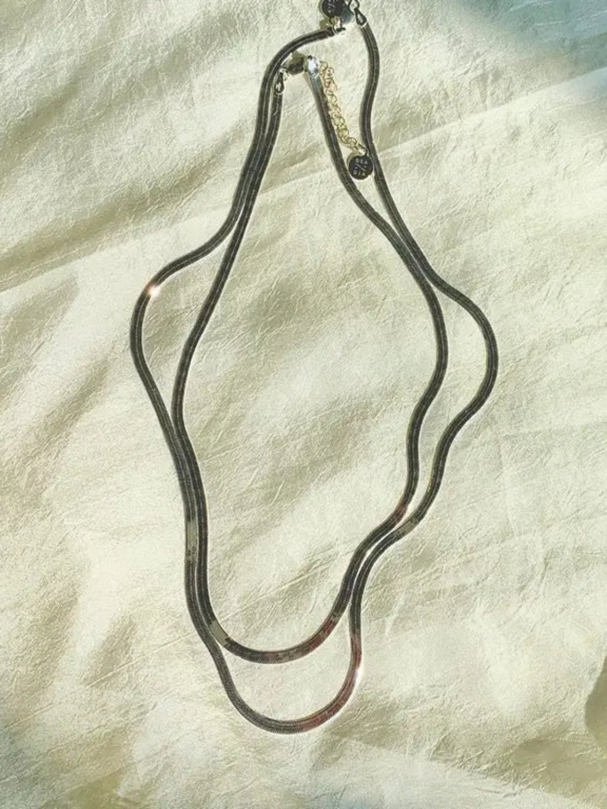 16" Slinky Flat Herringbone Necklace - Silver