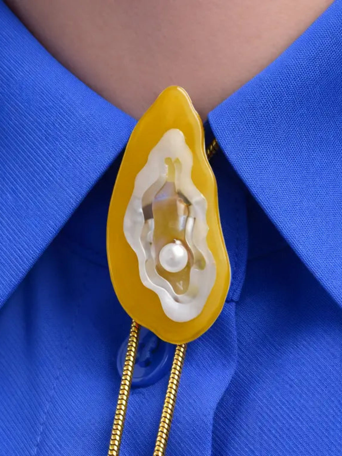 Oyster Bolo Tie