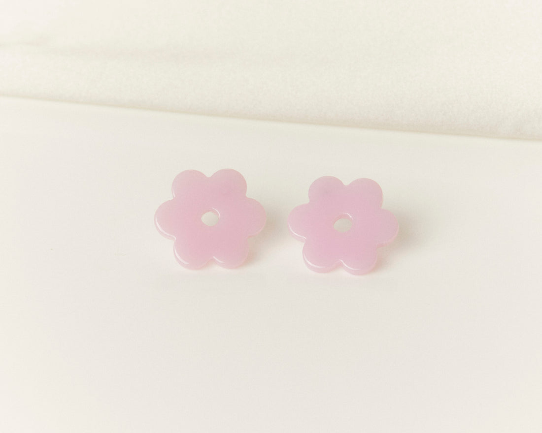Small Lilac Acetate Daisy Earrings